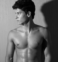 FaClubLuaAguiar's tweet image. de despedida.. pra tirar o folego.. gatinhu sem camisa hahaha' bjio fui