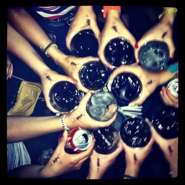 Termiteando literalmente!!!! <a href="/valedumas/">Valeria Dumas</a> <a href="/paocarreto/">Pao Carreto</a> <a href="/daniFSW/">Daniela Fabregas</a> <a href="/monicalanda/">Monica Landa</a> <a href="/eugecm/">E</a> <a href="/belen_rmtz/">belen ripmtz</a> @daniellecerb