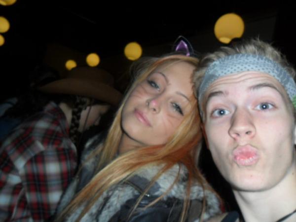 fyrstmunk's tweet image. @KassandraJuul og jeg på rov #paspå