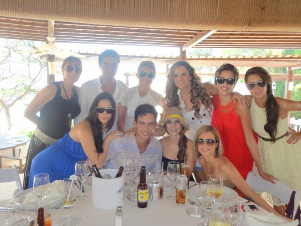 crissgeithner's tweet photo. ELENCO "QUERERTE ASI". http://t.co/z96tqLb8