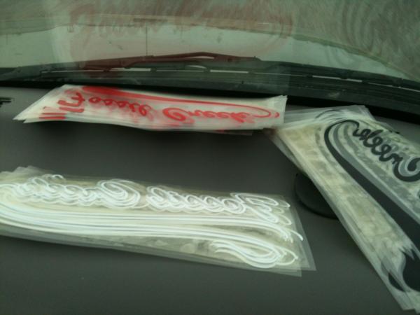goloudgraphics's tweet photo. Weeding, weeding, just keep weeding... http://t.co/CQwuq876