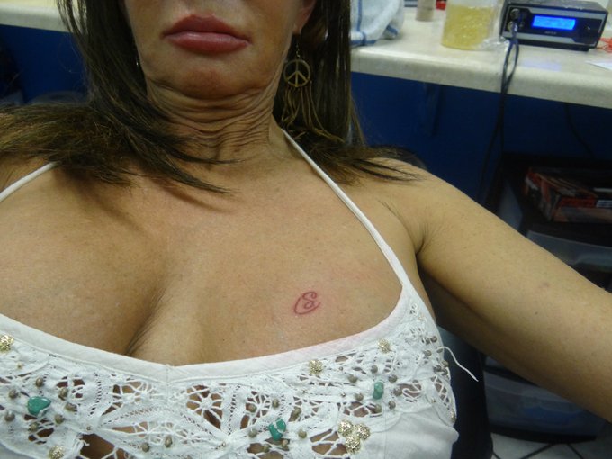 Suzette gets tatted...Read more on http://t.co/GZvrv8XP! http://t.co/f4moGgXt<a href="/tag/cougar"class="tags"><span>#cougar</span></a>