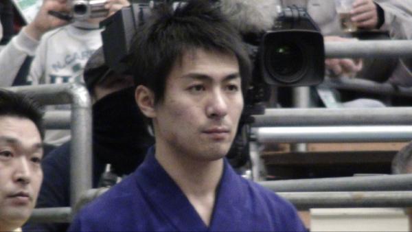 大相撲名鑑 平成24年3月場所 写真展 呼出し界の2大イケメン 続いて啓輔 石川県出身 芝田山部屋所属 幕下呼出 Sumo 相撲 Http T Co 7ojyoew4