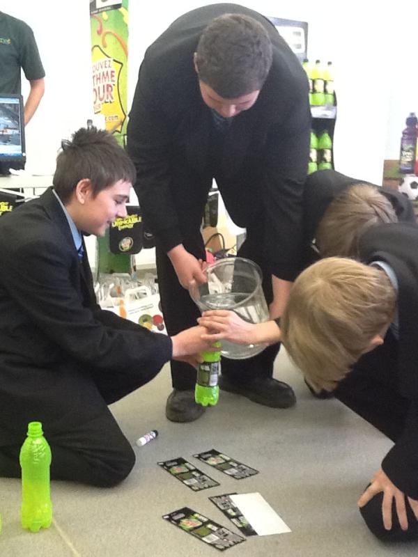 UoLNCFM's tweet image. Britvic can fill 800 bottles in a minute. Our volunteers did 2 in 2 minutes! #appetiteforengineering