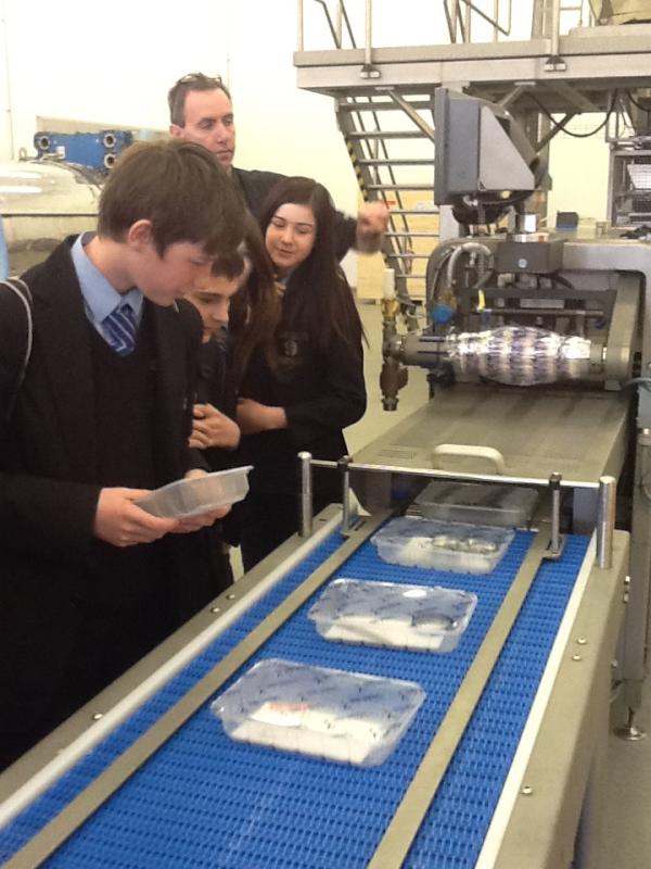 UoLNCFM's tweet image. Demonstrating the Ishida heat sealer #appetiteforengineering
