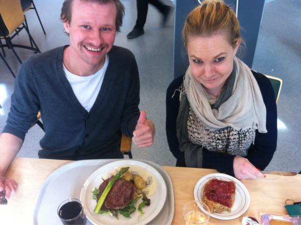 Anna_Magnus's tweet photo. Det er forskjell på folk, med @kjetilkjaer og #mariapiles http://t.co/nF9pYLru