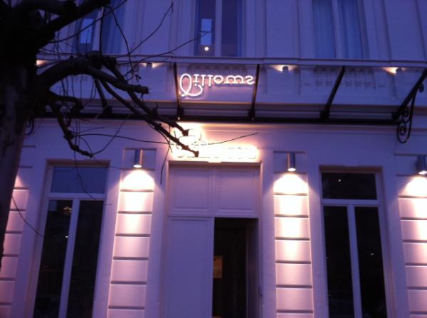 En de fraai uitgelichte voorkant van het prachtige boutique hotel <a href="/PillowsBrussels/">Pillows Brussels</a>. Nog een paar nachtjes...