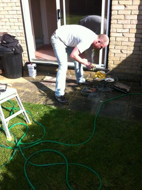 2SamLightfoot's tweet photo. First BBQ of the year on site! http://t.co/LhtiI0V8