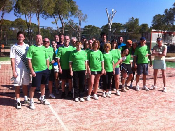 SimonSPORTnl's tweet photo. Fantastisch begin van de tennisreizen 2012! http://t.co/P4mzLeHq