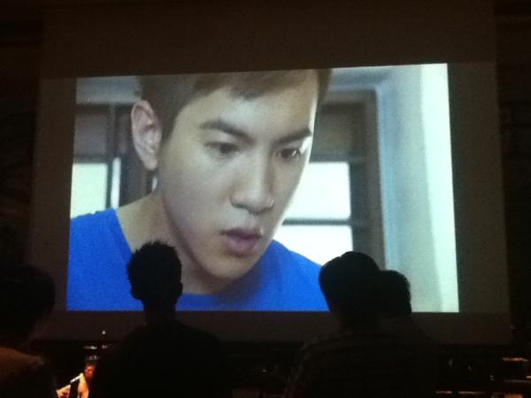 chelraaaa's tweet image. I miss such a weird and funny but cute expression, #showhand ~