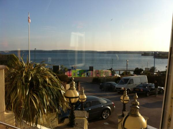 2constance's tweet image. @paulhill3 nice conservatory #applebys #rapeisnotfunny