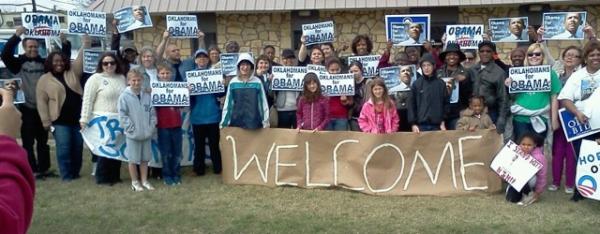 BarackObama's tweet photo. RT @OFA_OK: Showin' our President some hospitality; it's the Oklahoma way! http://t.co/cXLg0mjZ