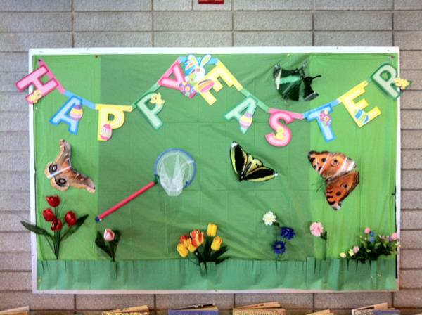 librarianbrie's tweet image. What $3 @ Dollarama can do!  #springdisplay