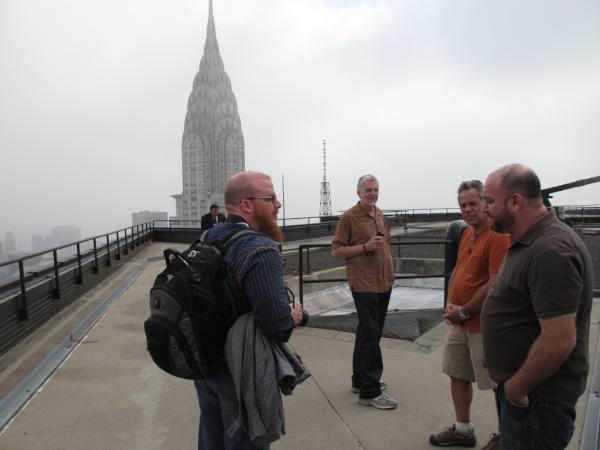 imageworksvfx's tweet photo. Sr #VFX Sup Ken Ralston (center), scouting rooftops during production of @MenInBlack 3. VFX Sup Jay Redd on left. http://t.co/yOJwjdW4