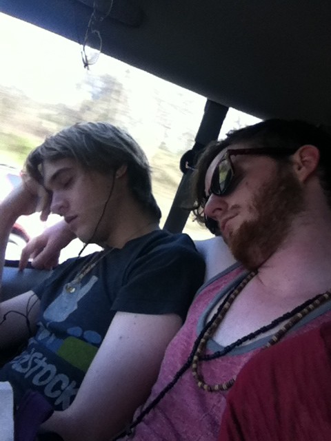 rebuilt_machine's tweet image. Sleepy heads. #rebuiltmachine #freshmantour