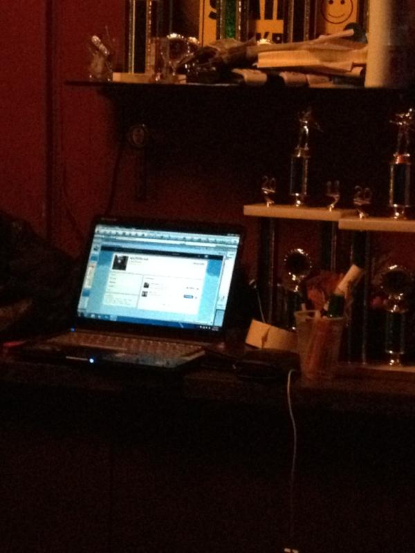 mikeofjesus's tweet image. Spotted: Twitter page open at new fave spot, #Club93: @tomspano @lizfiandaco @toddlevy13 @SmashHawk @hannigan