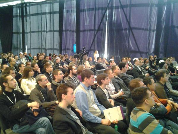 leshchinsky's tweet image. На докладе @DenisReznik аншлаг #dct #msswit