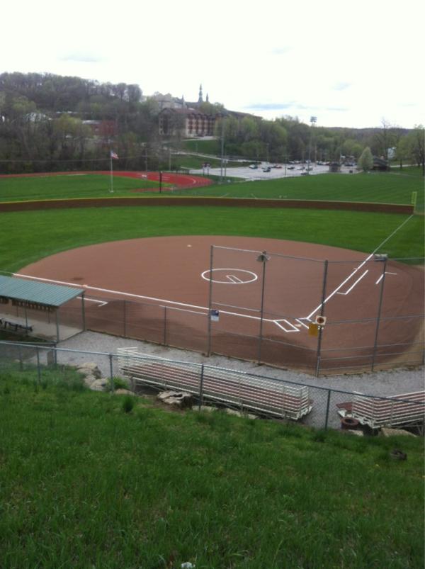 ParkUGolf's tweet photo. Field looks great for @ParkUSoftball game! Good luck ladies! #gopirates http://t.co/83esM1Ak