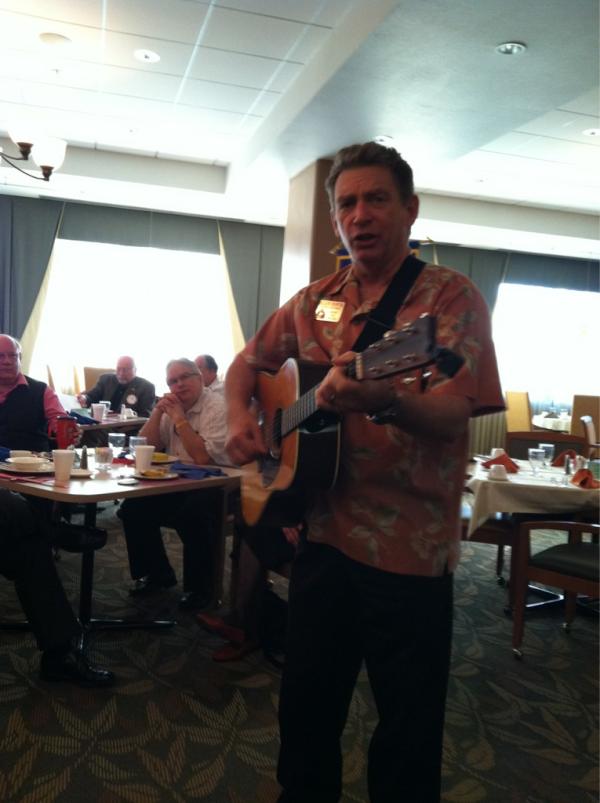 EVRotaract's tweet photo. Alan Havir sings at Tempe South. http://t.co/PqdAE97A
