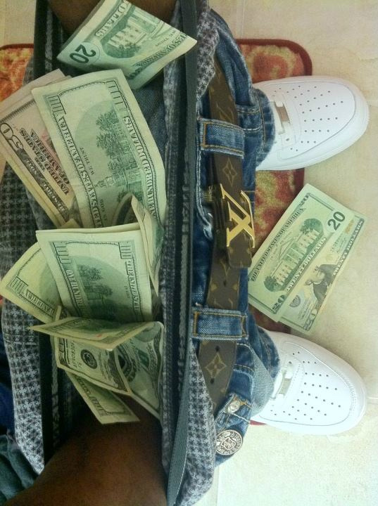 ChiefKeef's tweet image. Wipe My Ass Wit #HUNCHOS!