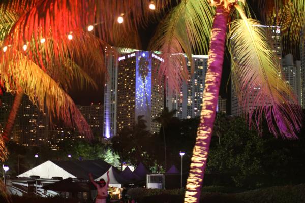 SenovvA's tweet image. @Integrated_VP: Working with @SenovvA makes our animations look awesome #RBMindMeld @RedBullMIA #projectionmapping #in