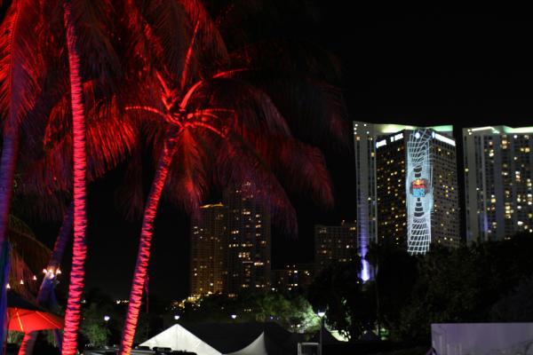 Integrated_VP's tweet image. The view of the #RBMindMeld from 1/2 a mile away. @redbullmia #umftv