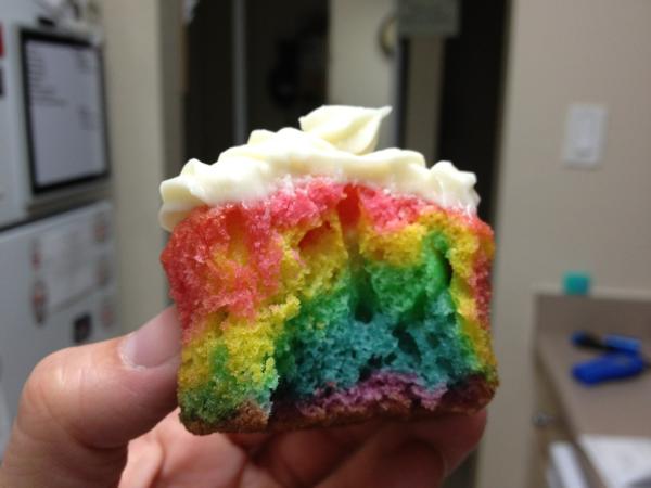 e_Johnson4's tweet photo. Rainbow cupcake and coffee in the morning- yummmmmm http://t.co/UKlTv1L5