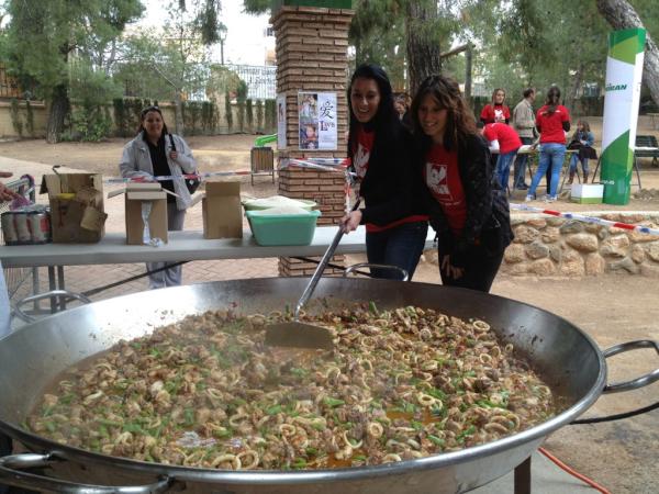mamenjunco's tweet photo. En #EncuentroSolidarioGranada. Os esperamos, en Huetor Vega, Parque de los Pinos. http://t.co/JKdbifl