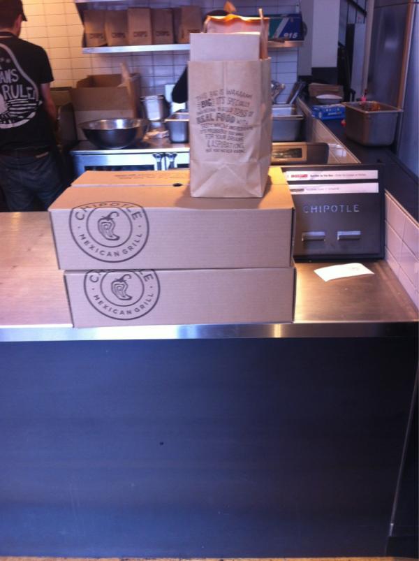 FinishWeekend's tweet image. Lunch is on its way!