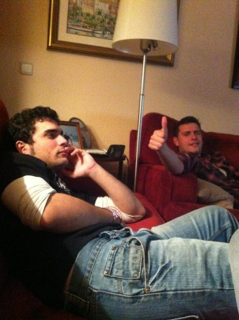 richipiron's tweet photo. Pizzitas y fútbol con @penyman07 y @eduilnero! http://t.co/pXKntePz