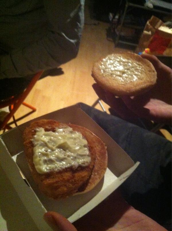 RoStRR's tweet photo. Macchiken sans salade ?!?! http://t.co/Sl4BEVpH