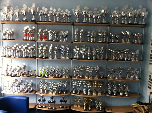 seerdensport's tweet photo. #kaatsen #prijzen 
Volop keuze.... http://t.co/Ywrp3kee