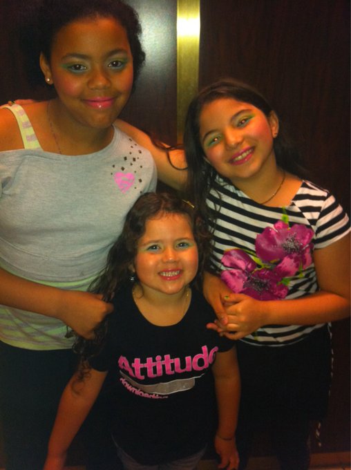 My Lil nieces &amp; cousin rockin the latest @NICKIMINAJ &amp; MAC viva glam look http://t.co/qTTFjA4w<a class="tags" href="/tag/nickiminaj">@nickiminaj</a><a href="/tag/sexytwitpics"class="tags"><span>#sexytwitpics</span></a><a href="/tag/allstarweekend"class="tags"><span>#allstarweekend</span></a><a href="/tag/allstar2012"class="tags"><span>#allstar2012</span></a>