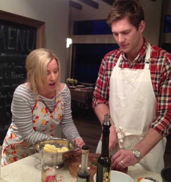 DanielleKirlin's tweet photo. RT @RyanMcPartlin #FF @LLLocal & find out how 2 join me 4 a LLL adventure like this class w/ http://t.co/phxcTOA5!!! http://t.co/kwEaEIaC