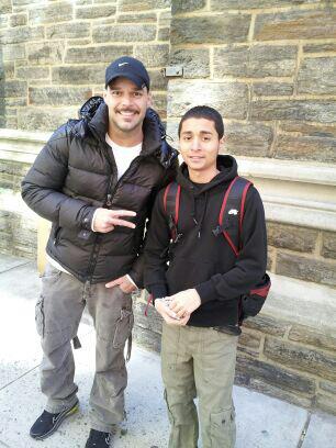 YupItzMe's tweet photo. Me And @ricky_martin , Thanks For Stopping and taking this picture with me! http://t.co/siV7VbiW