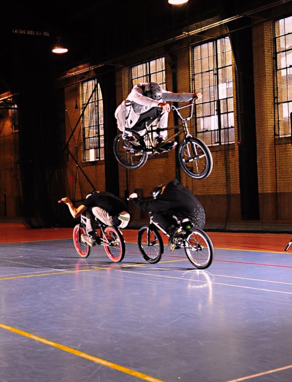 FuzzyHall's tweet image. Damn!RT @5050bmx: Today @Rawbwise hopped over @SkyhighBmxin and @BryantShepherd #BEAST #MADHOPS