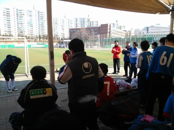 oraclepeter's tweet photo. (길정우캠프) 아침에 양천 40,50대 상비군 축구경기가 해누리축구장에서 진행되엇습니다. 다들 현역선수 못지않은 몸놀림이셨습니다. http://t.co/Epik2jLB