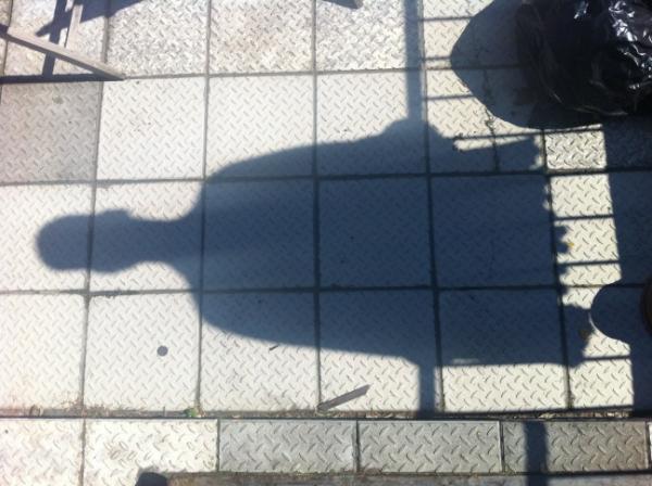 SHARNA_OSBORNE's tweet photo. The birthday ghost of @HERMESCEVERA http://t.co/ETuUu8XO