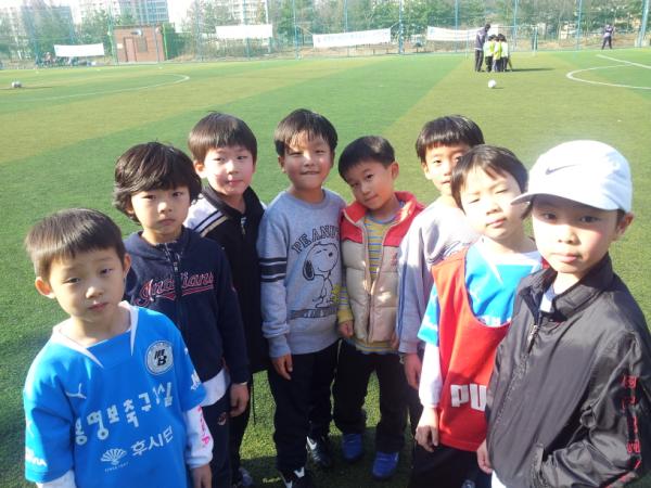 hmbacademy's tweet photo. 토요일3시 8~9세반~~~ http://t.co/eDZXGi86