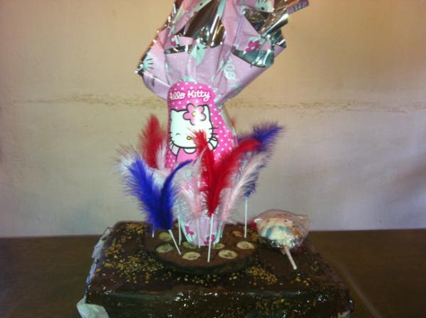 OriolFoll's tweet photo. La primera mona apunt de ser entregada i menjada!!!! http://t.co/9eaCtjc1