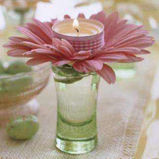 FloraMenu's tweet image. A makeshift flower candle from a local florist. How pretty! #picture