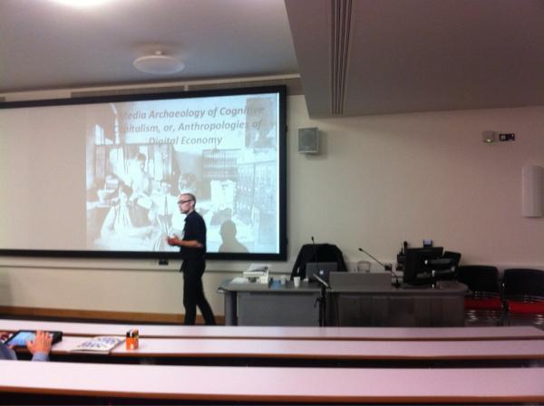 StoryLab_ARU's tweet image. @juspar delivering his keynote lecture #code2012