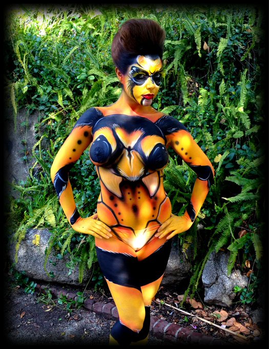 Bumble bee for La La Land http://t.co/4P05VQre<a href="/tag/shhhfriday"class="tags"><span>#shhhfriday</span></a>