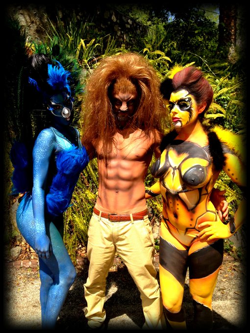 Peacock, lion and bumble bee http://t.co/SioN2SBi<a href="/tag/playhousehw"class="tags"><span>#playhousehw</span></a>