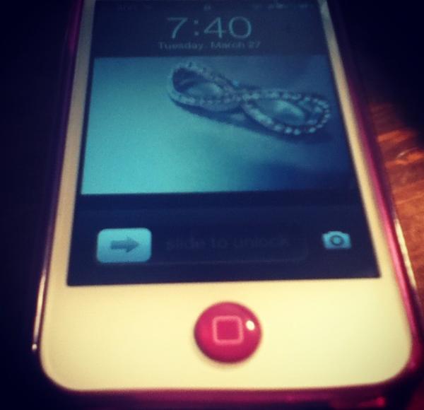 shmeccashmurda's tweet image. Love my phone #purplecase #purplebutton #purplepurplepurple #lovepurple #infinitiring #loveeeeit