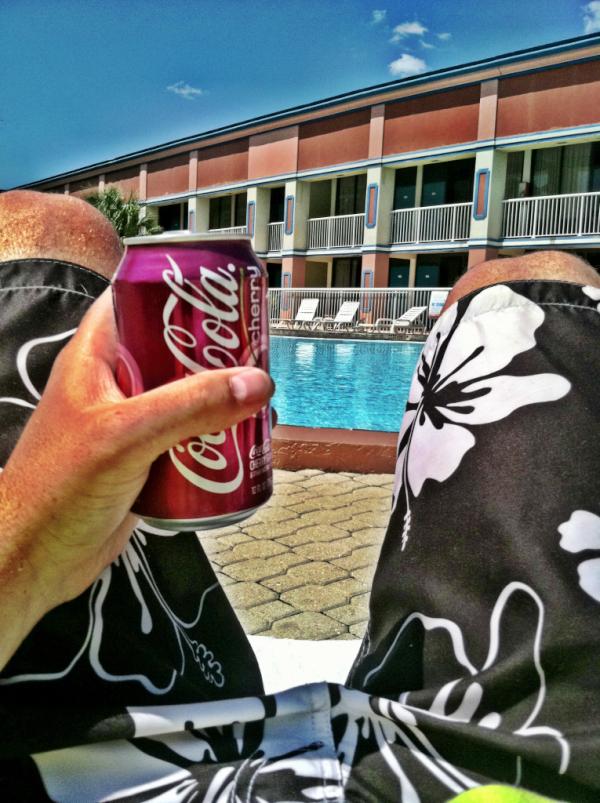 McFlyDad317's tweet image. Sip the good life come and check out #debetvision SO to #cherrycoke cuz im drinking it and i need a check!