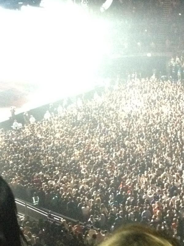 LauraAmyFFF's tweet photo. Shit #Drake http://t.co/vS9Dx203