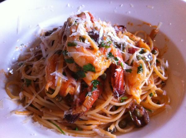 ignaciorosania's tweet photo. Yummm trattoria :) @StreetStyleStef http://t.co/WuQeBTx4