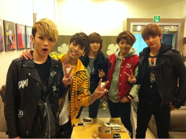 샤이니 JongKey 종-기 (@JongKeyWorld) | Twitter