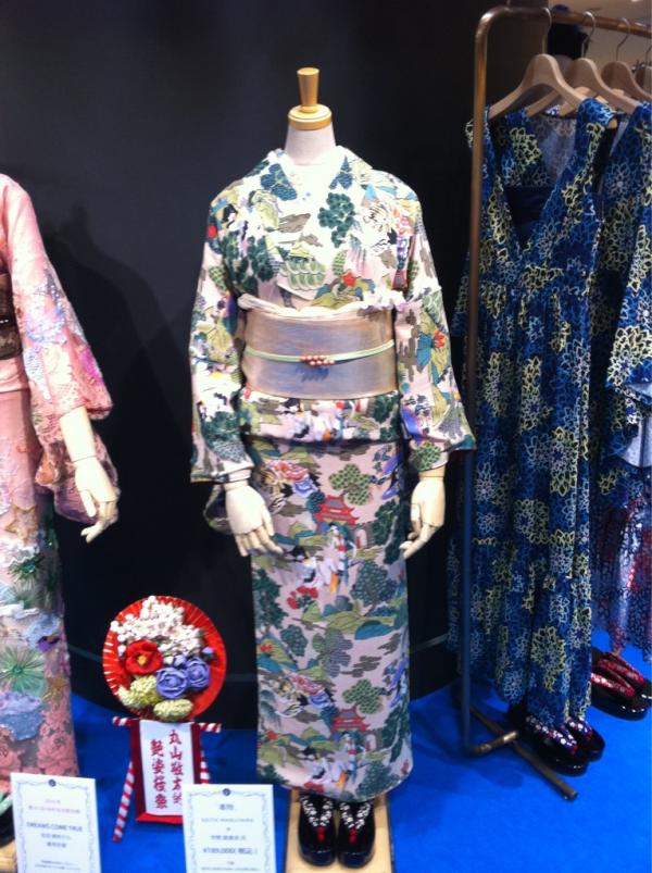 宇野亜喜良さんプリントの お洋服はもちろん♪ お着物 も、ございます